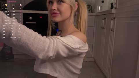 Media: golden_alinee Chaturbate 2024-10-24 23:12:00