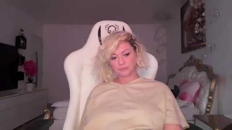 Media: kiradivine Chaturbate 2024-10-24 12:27:00