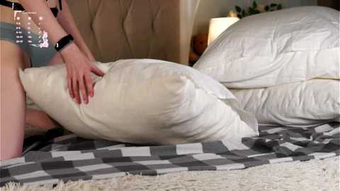 Media: aislyfarran Chaturbate 2024-10-25 08:04:00