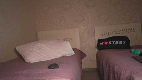Media: leyla_ly Chaturbate 2024-10-25 20:42:00