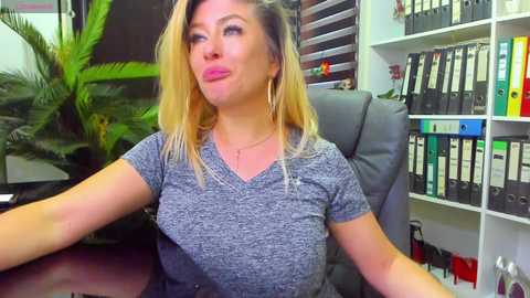 Media: lisa2018 Chaturbate 2024-10-26 09:09:00