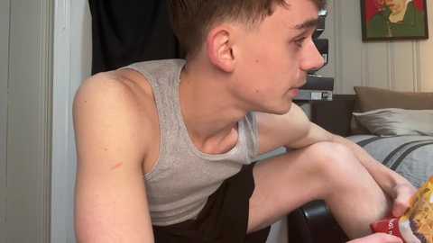 Media: traystone Chaturbate 2024-10-26 06:38:00