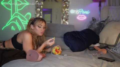 Media: avalonnfoxx Chaturbate 2024-10-27 10:05:00