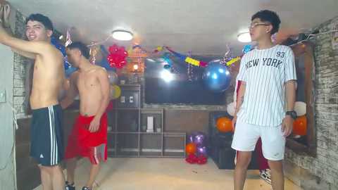 Media: howents Chaturbate 2024-10-27 03:23:00
