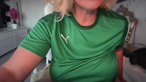Media: kiradivine Chaturbate 2024-10-27 14:34:00