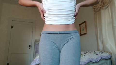 Media: littlegreekflower Chaturbate 2024-10-27 12:40:00