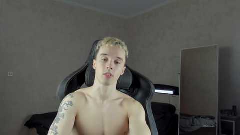 Media: mason_warhol Chaturbate 2024-10-27 06:08:00