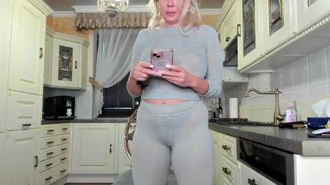 Media: tunderose Chaturbate 2024-10-27 07:51:00