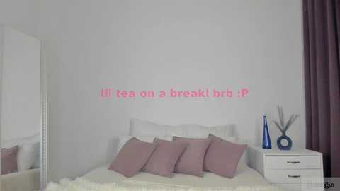 Media: violetta_finch Chaturbate 2024-10-28 16:22:00
