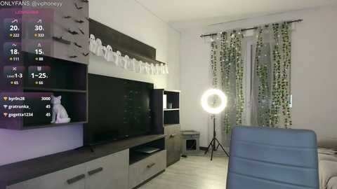 Media: xxxhoneyxx Chaturbate 2024-10-28 04:09:00