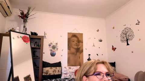 Media: elacoquette Chaturbate 2024-10-30 07:33:00