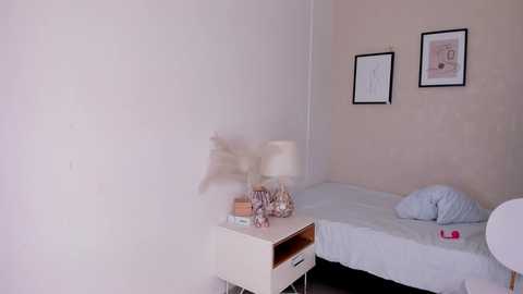 Media: hellen_coy Chaturbate 2024-10-30 18:02:00