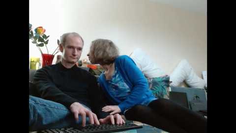 Media: mrs_velvet_vixen_and_mr_stud Chaturbate 2024-10-30 13:42:00