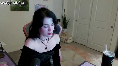 Media: evelynclaire Chaturbate 2024-10-31 05:08:00