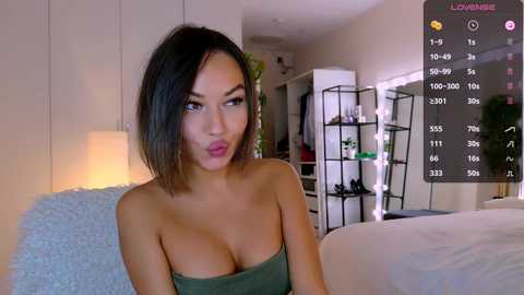 Media: im_milla Chaturbate 2024-10-31 16:33:00