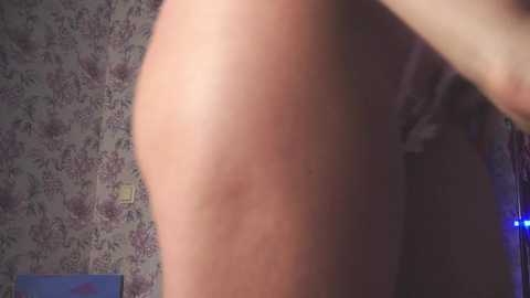 Media: lesi_moonie Chaturbate 2024-10-31 04:17:00