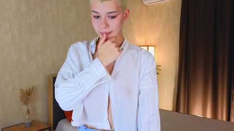 Media: riskyteasse Chaturbate 2024-10-31 11:14:00