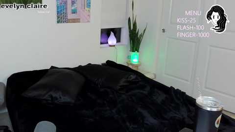 Media: evelynclaire Chaturbate 2024-11-01 03:56:00