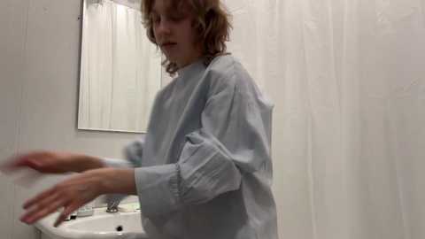 Media: holydori Chaturbate 2024-11-01 18:07:00