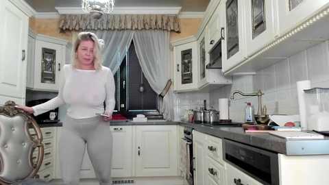 Media: tunderose Chaturbate 2024-11-01 08:39:00