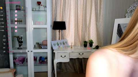 Media: cute_fox_girl Chaturbate 2024-11-03 09:36:00