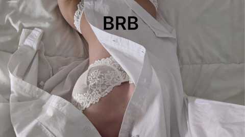 Media: lauratanguy Chaturbate 2024-11-03 18:45:00