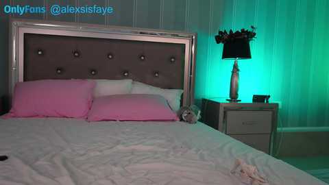 Media: alexsisfaye Chaturbate 2024-11-04 22:22:00