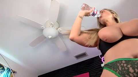 Media: kateskurves Chaturbate 2024-11-04 17:23:00