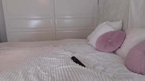 Media: lilemilyy Chaturbate 2024-11-08 05:28:00