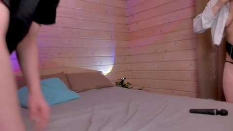 Media: lost_wanderers Chaturbate 2024-11-08 00:25:00