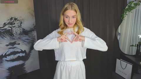 Media: emilyhewell Chaturbate 2024-11-09 20:46:00