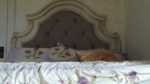Media: littlegreekflower Chaturbate 2024-11-10 19:33:00