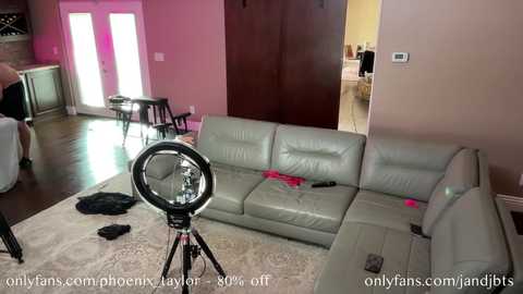 Media: phoenix_taylor Chaturbate 2024-11-10 21:25:00