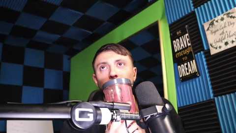 zyzz4444 @ chaturbate on 20241110
