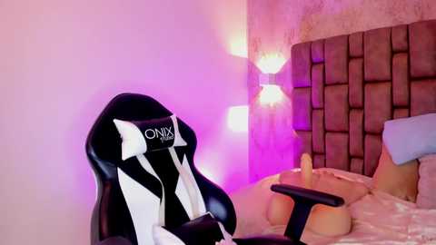 Media: ashleyydiamonds Chaturbate 2024-11-12 18:33:00