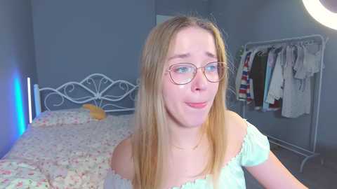 Media: aluntick Chaturbate 2024-11-17 19:18:00