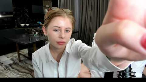 Media: sexxxsirens Chaturbate 2024-11-17 00:25:00