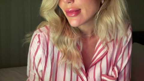 Media: iiivy_ Chaturbate 2024-11-18 04:09:00