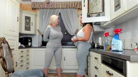 Media: tunderose Chaturbate 2024-11-18 09:37:00