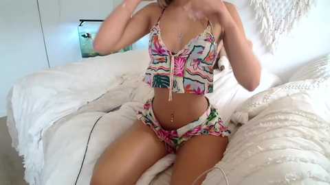 Media: luvlivvyy Chaturbate 2024-11-19 00:39:00