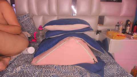Media: rousse_coup Chaturbate 2024-11-19 09:11:00