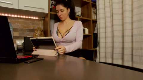 Media: victorias_world Chaturbate 2024-11-19 21:14:00