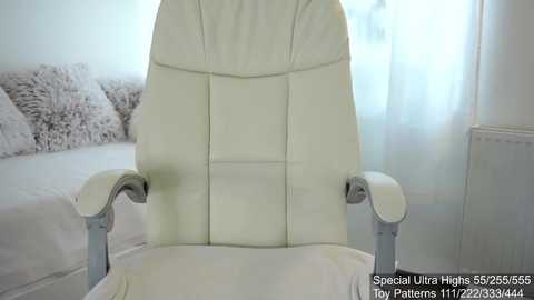 Media: yournaughtypixie Chaturbate 2024-11-19 08:46:00