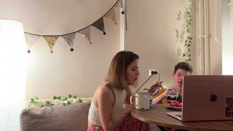 Media: di_n_alex Chaturbate 2024-11-21 14:06:00