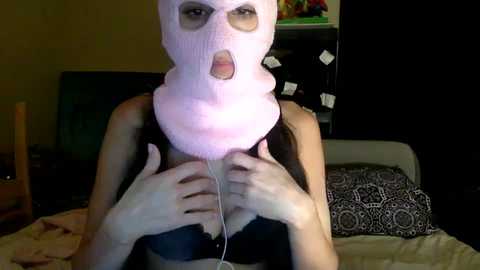 Media: petite_aurora1 Chaturbate 2024-11-21 08:29:00