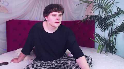 Media: sw33tie_tom Chaturbate 2024-11-21 08:37:00