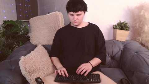 Media: sw33tie_tom Chaturbate 2024-11-22 11:20:00