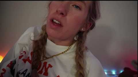 Media: lucy_gooosey Chaturbate 2024-11-23 00:58:00