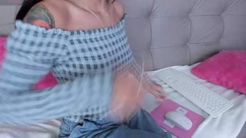 sweett_petite @ chaturbate on 20241123