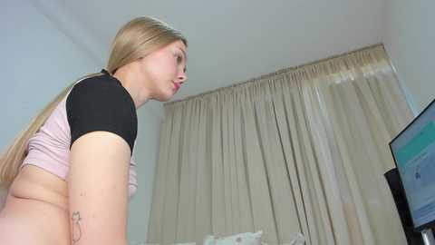 Media: kitty__sophie Chaturbate 2024-11-24 19:35:00